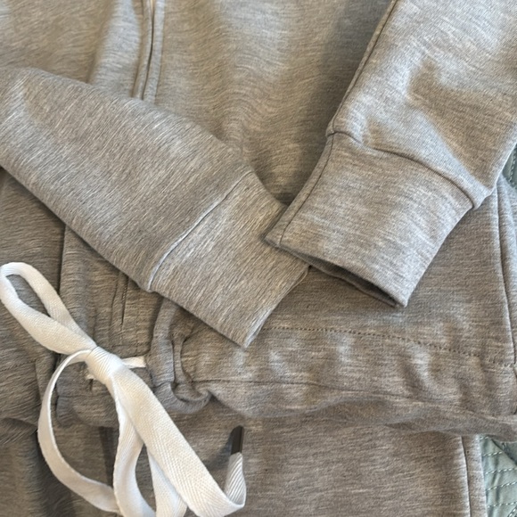 Smash+Tess Jillian Harris Harris Hoodie - Picture 7 of 11